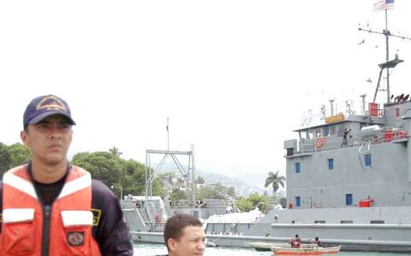 U.S. and Colombian militaries work as one in Haiti