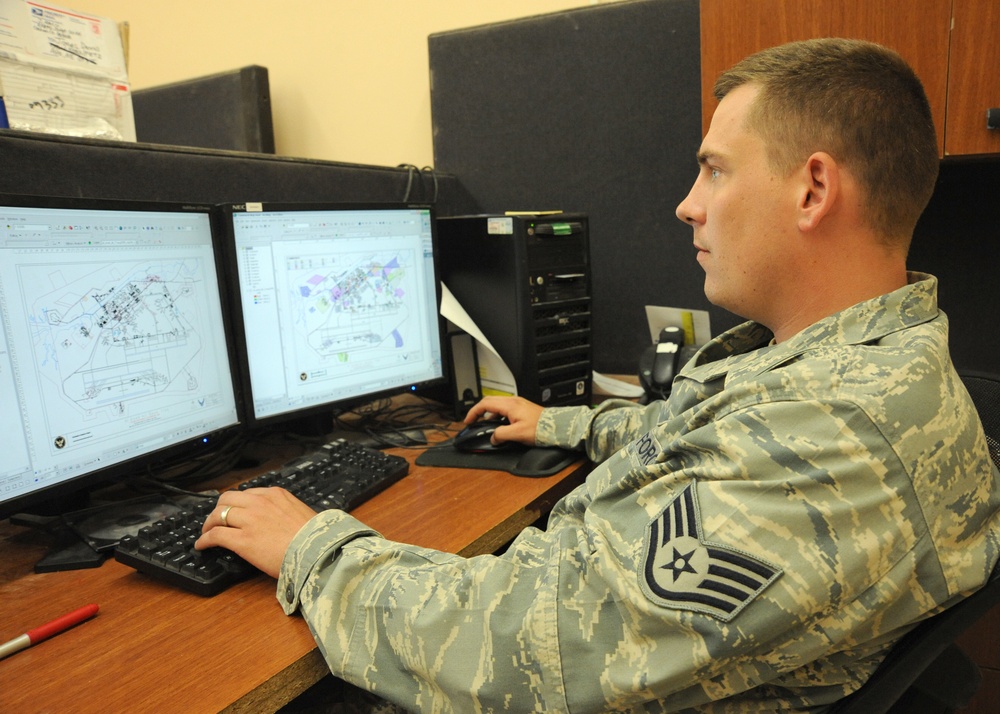 DVIDS - Images - CE Airmen Assist With Iraq Drawdown [Image 4 of 4]