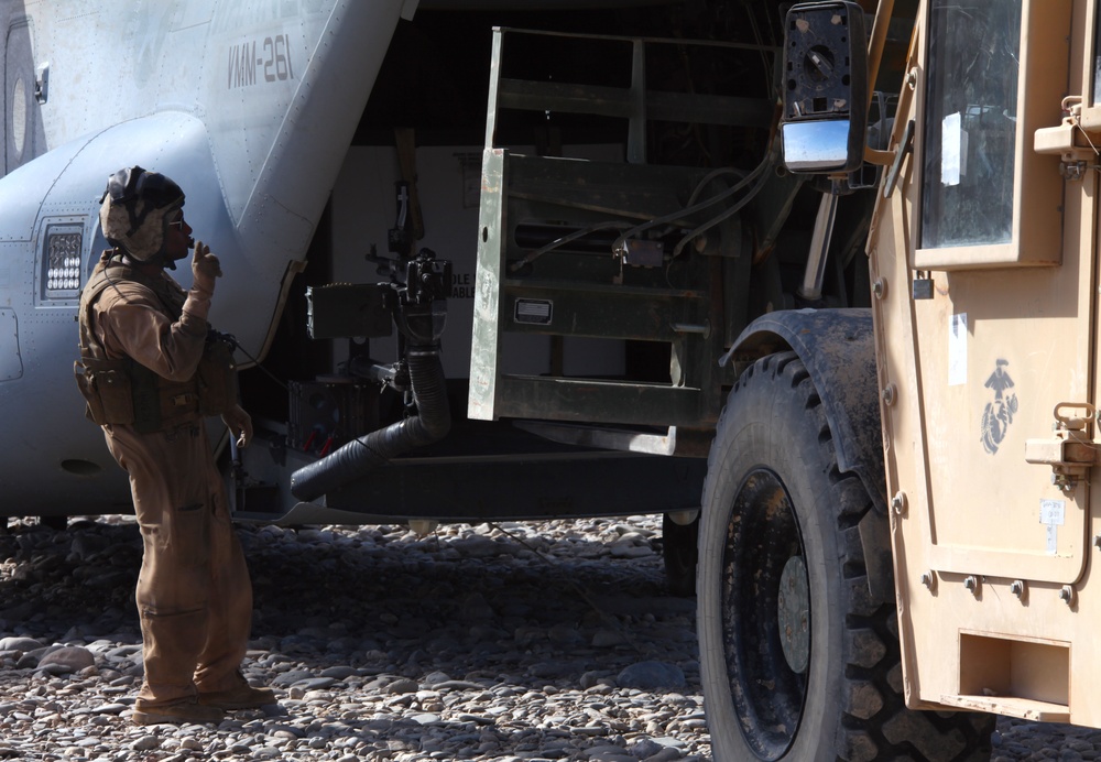 Marines Load Osprey in Afghanistan