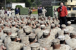 Lynn Visits Simulation Center, Marines at Pendleton