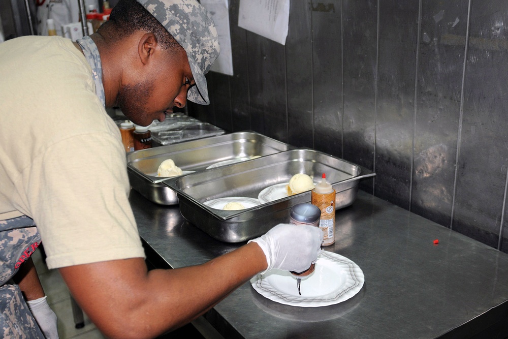 Iron Oasis Dining Facility hosts 'Iron Chef' competition
