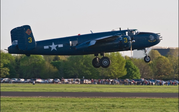 B-25 Mass Arrival and Display