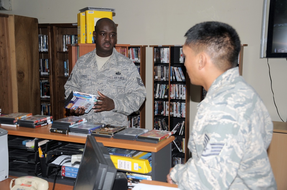 Travis Technical Sergeant, Metter Native, Manages Learning Resources Center for Deployed Wing