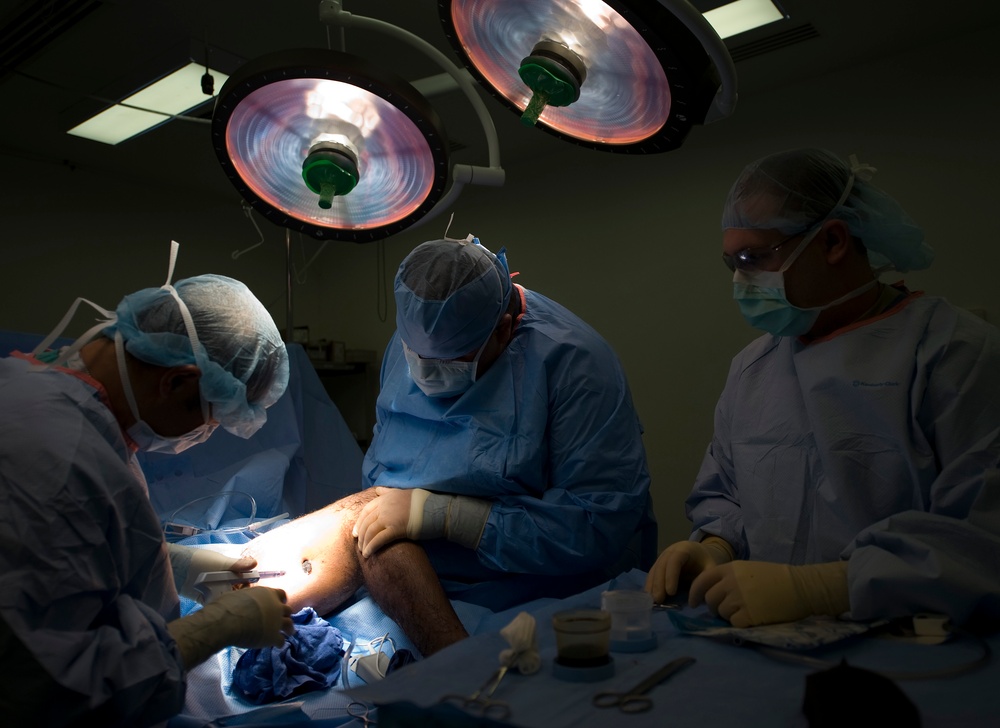 U.S. Medical Team and Iraqi Surgeon Perform Joint Procedures