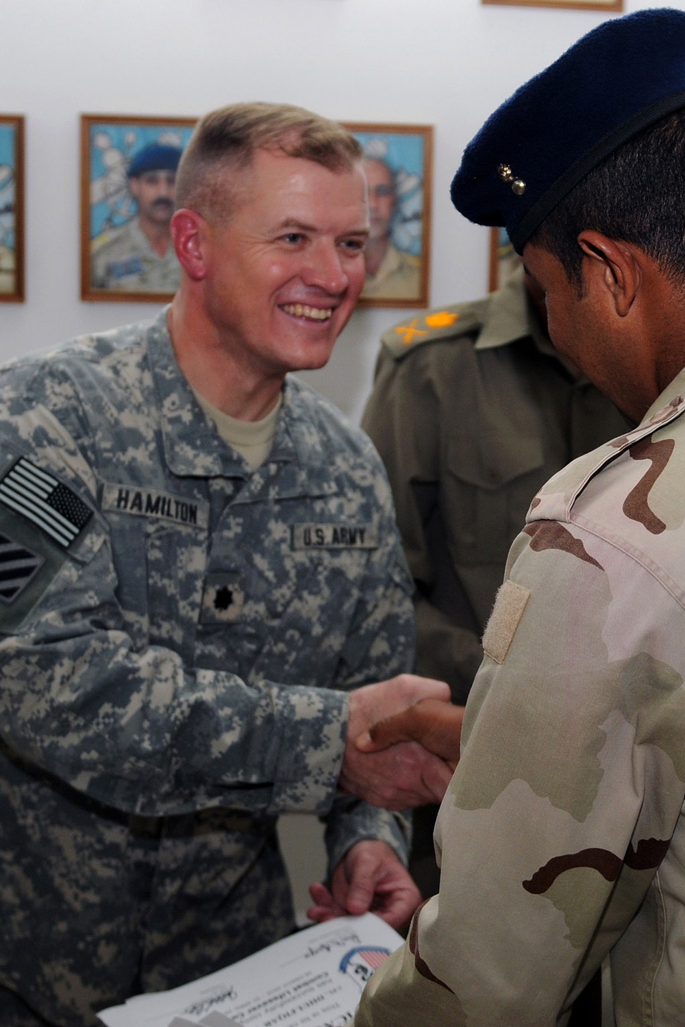 Iraqi artillery school bids farewell to U.S. trainers, friends