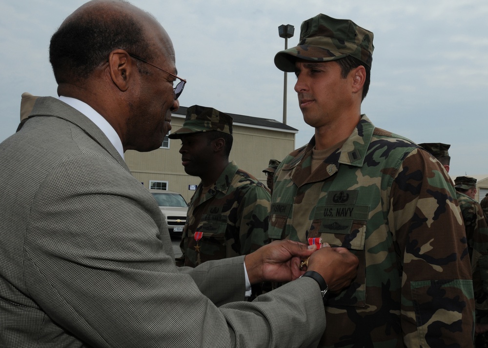 Sailors receive awards