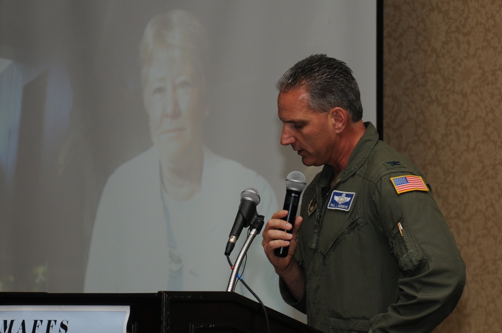 Col. Paul J. Hargrove Presents Kathie Allred With the Spirit of MAFFS Award During the 2010 MAFFS Welcome Briefing in Greenville, SC (Photo by Staff Sgt. Richard Kerner)