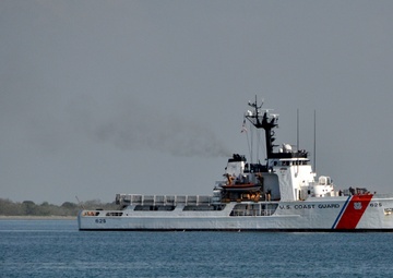 Coast Guard cutter visits GITMO