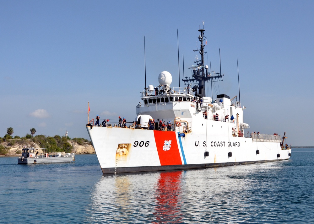 Coast Guard cutter visits GITMO