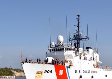 Coast Guard cutter visits GITMO