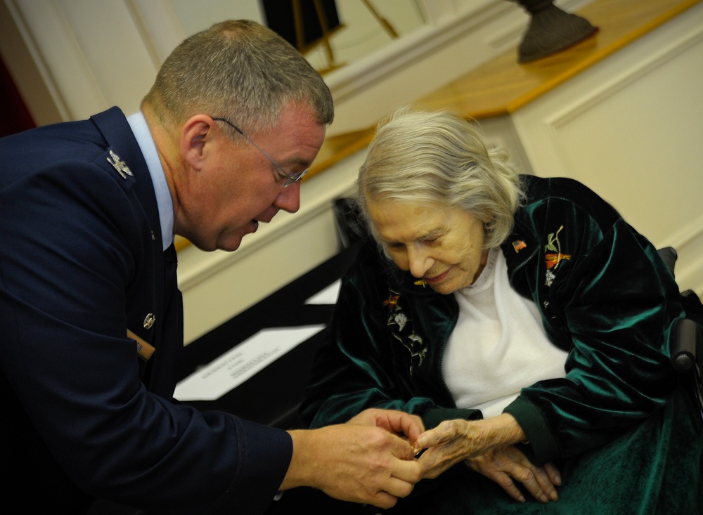 WASP Pilot Receives Congressional Gold Medal