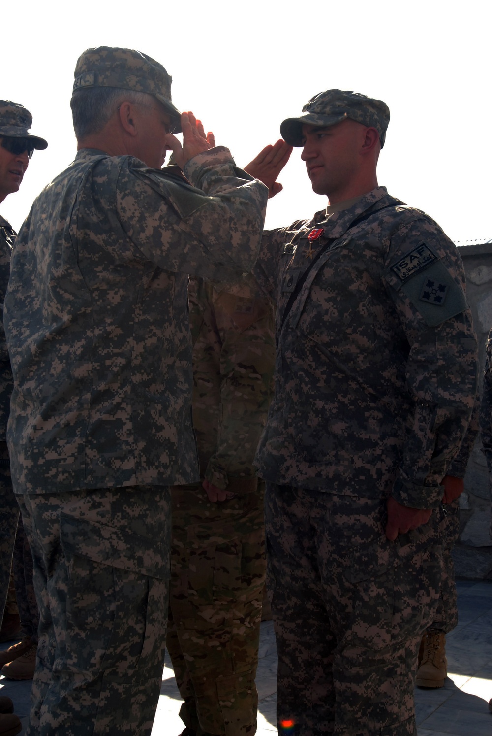 Five Mountain Warriors receive Bronze Stars with Valor