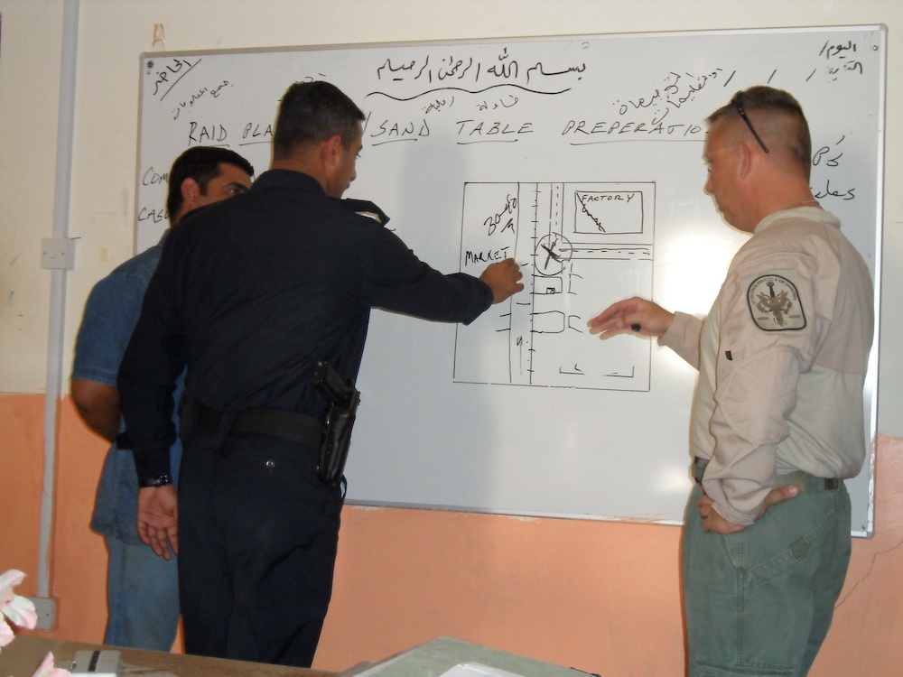 MPs teach Iraqis emergency response techniques