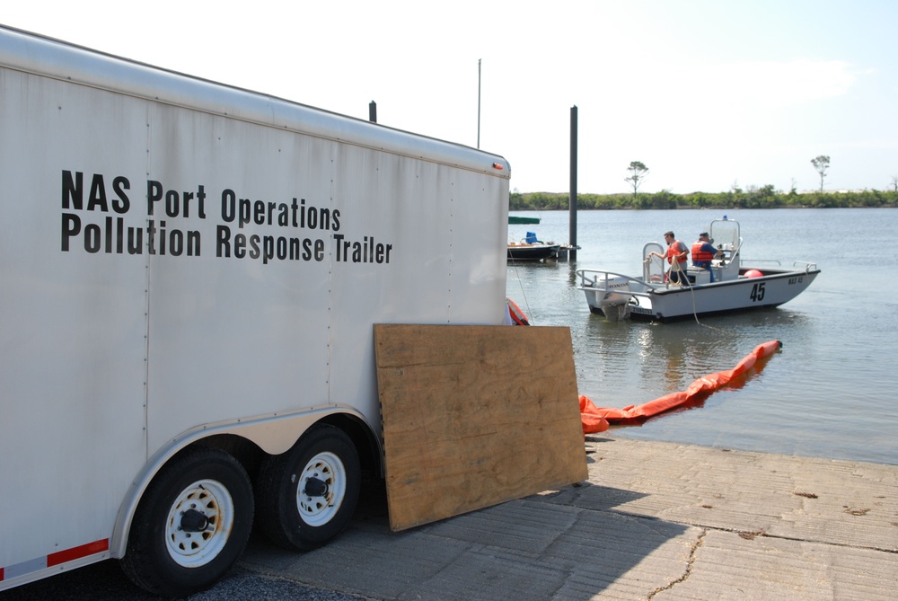 Naval Air Station Pensacola Pollution Response Unit Deploys Boom