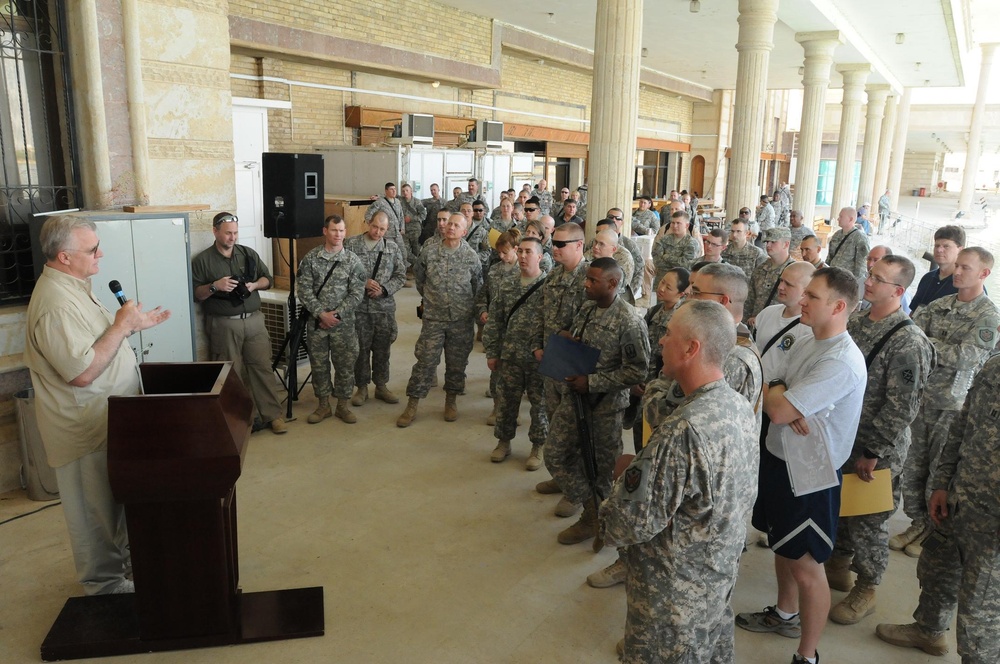 Texas A&amp;M Coach Visits Troops in Iraq