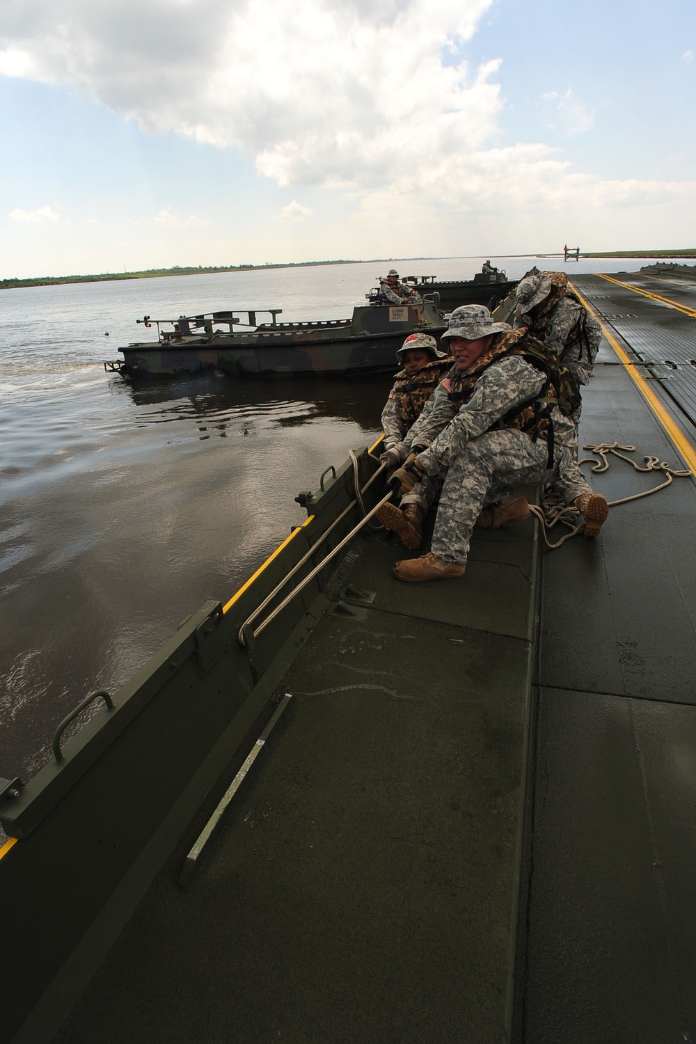 Louisiana National Guard constructs float bridge