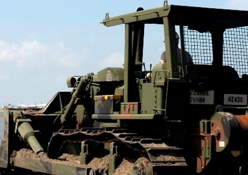 Louisiana Guard Engineers fill in breach