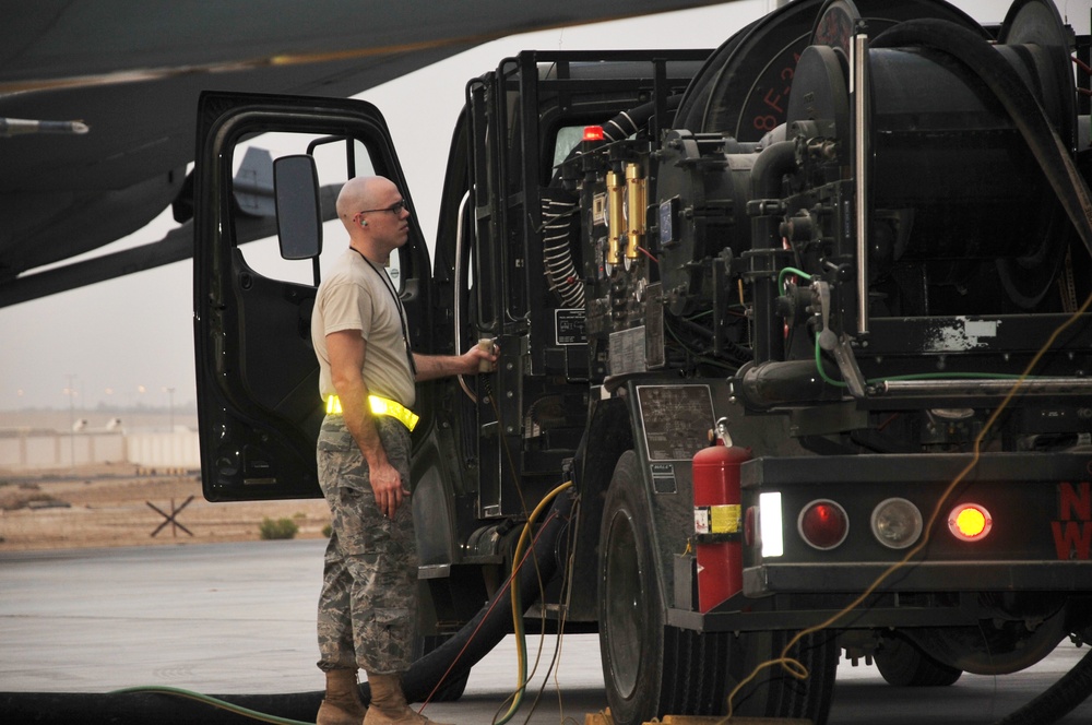 Spangdahlem Senior Airman, Pella Native, Supports Ground Refueling Operations for Southwest Asia Wing
