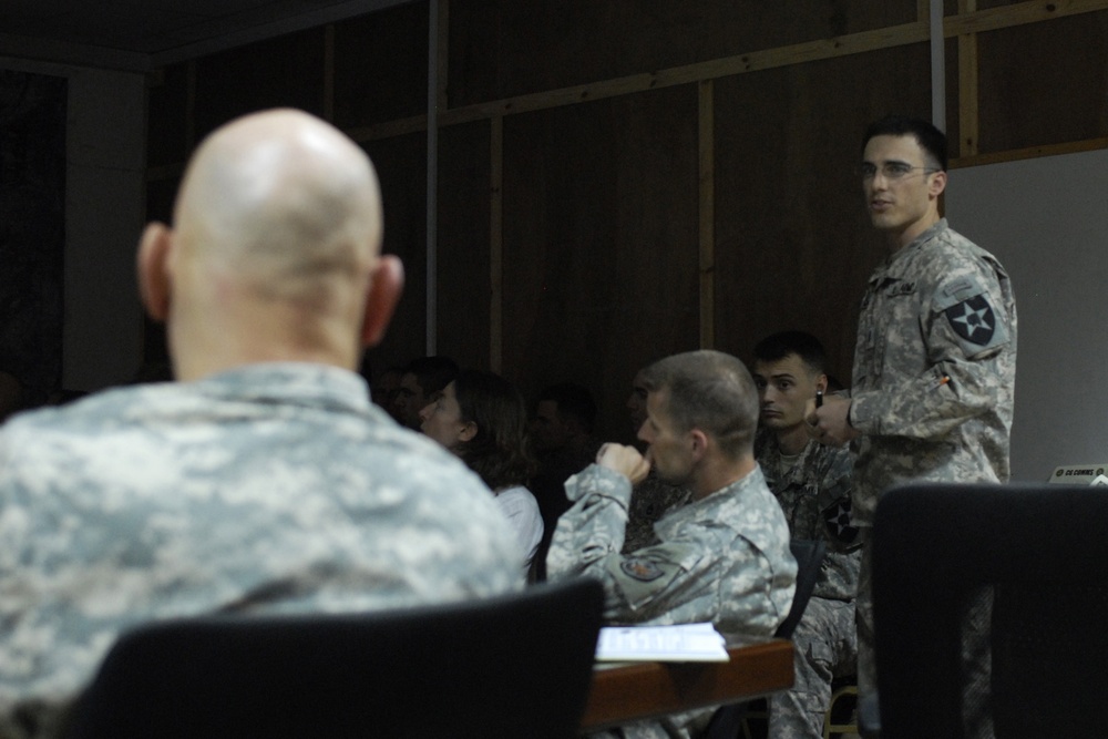 Odierno visits 4-2 'Tomahawks'