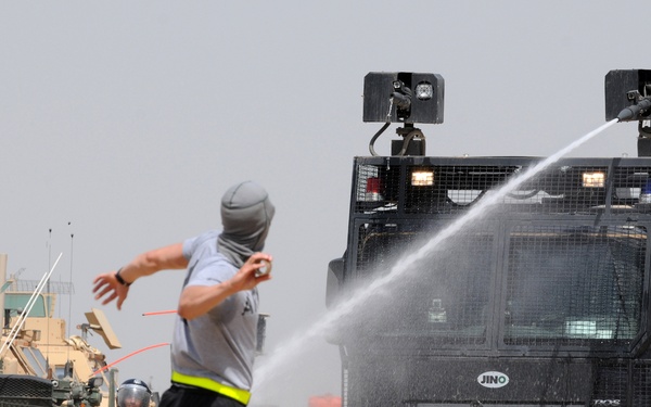 Baqubah QRF disperse mock riot