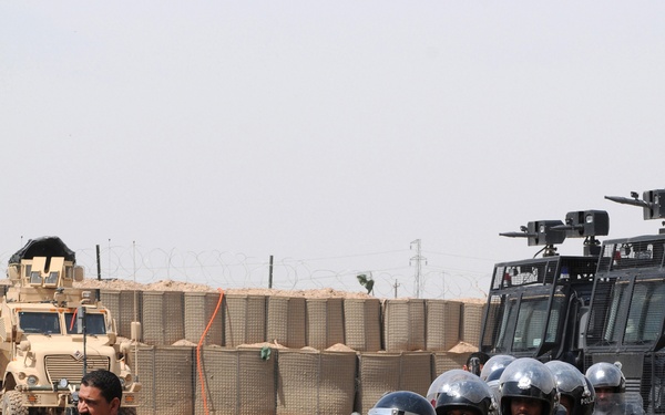 Baqubah QRF disperse mock riot