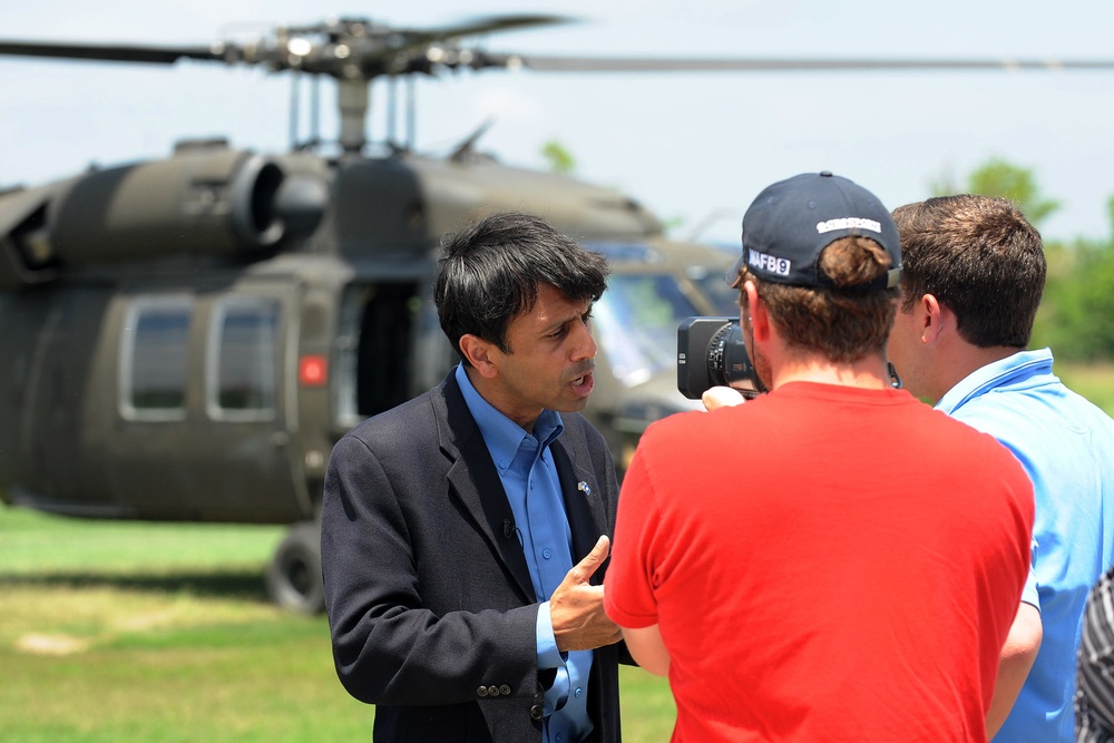 Governor Bobby Jindal visits troops