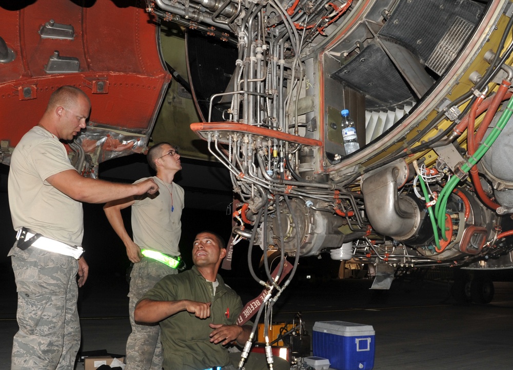 KC-10 Maintenance: Night Work in Southwest Asia