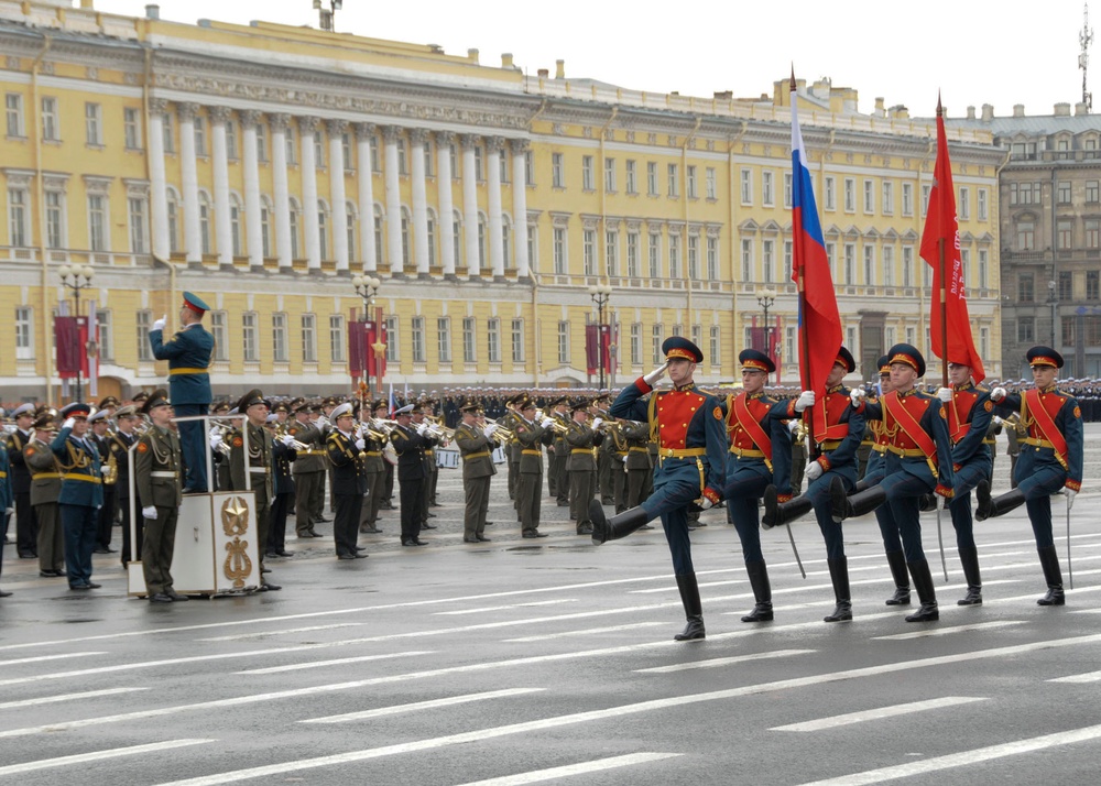 6th Fleet Commander visits St. Petersburg