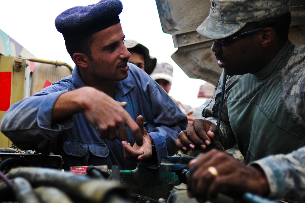 Soldiers learn vehicle maintenance