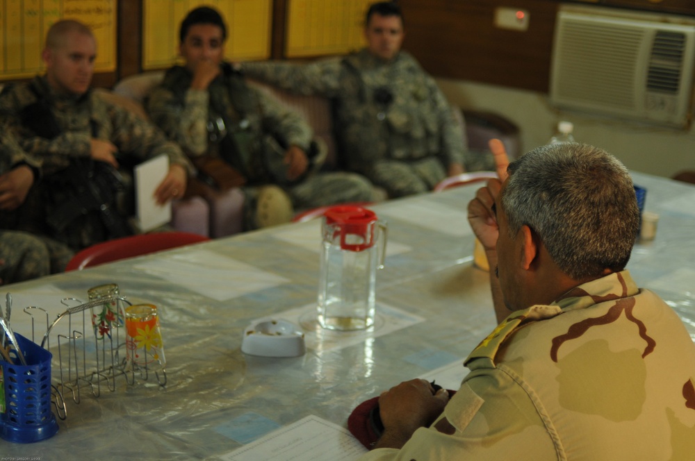 Soldiers learn vehicle maintenance