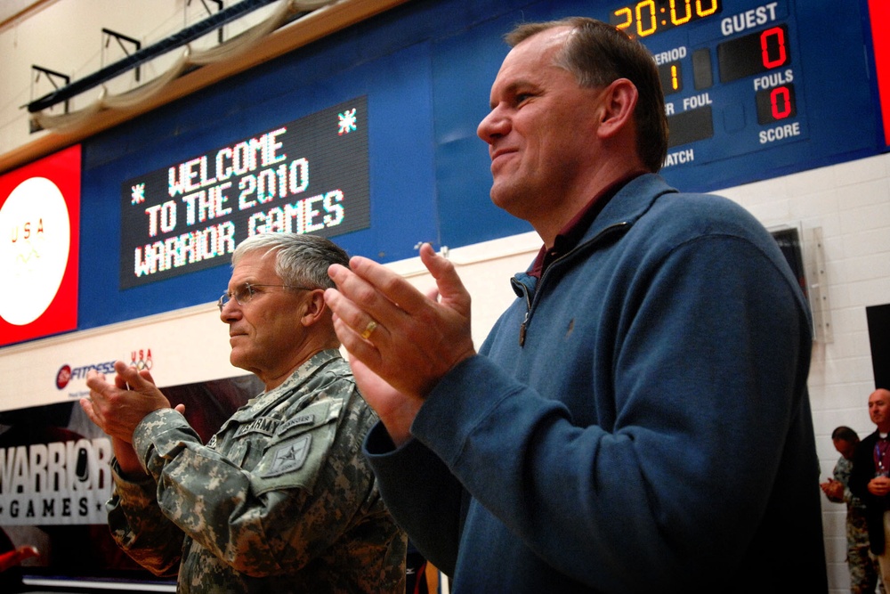 Army Chief Presents Medals at Warrior Games