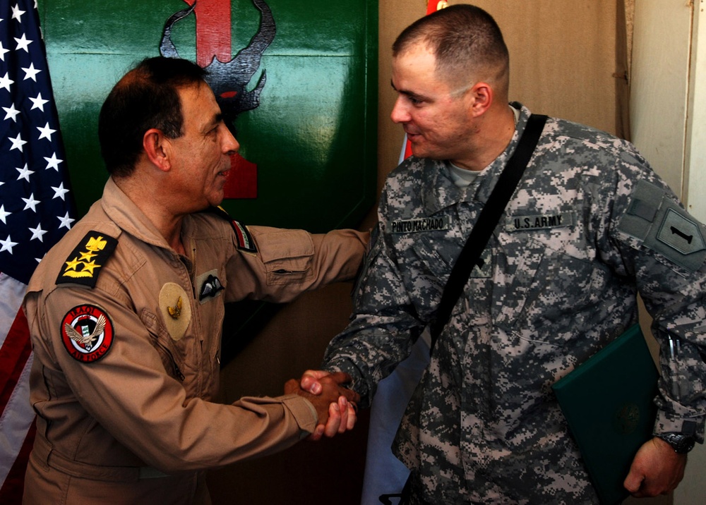 Soldier provides unique example to Iraqi military at re-enlistment