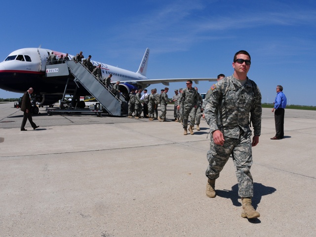First Group of Soldiers Home from Kosovo