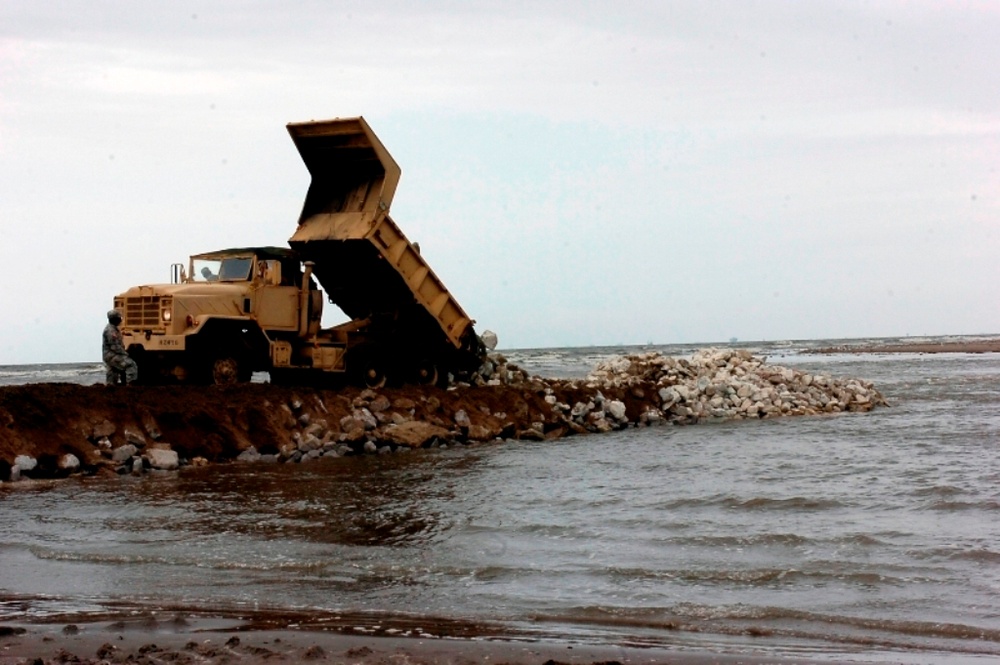 Strong Connections: Louisiana National Guardsmen preserve coastal shoreline