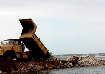 Strong Connections: Louisiana National Guardsmen preserve coastal shoreline