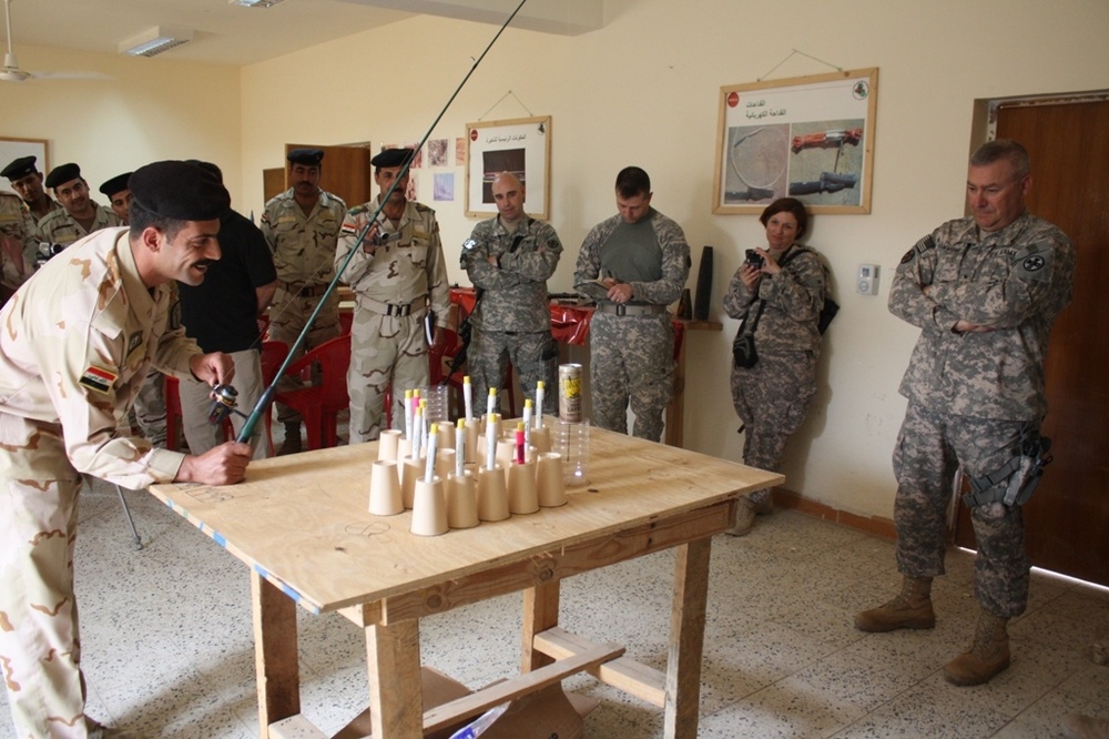Army NCO uses creative techniques to train Iraqi Army crane operators