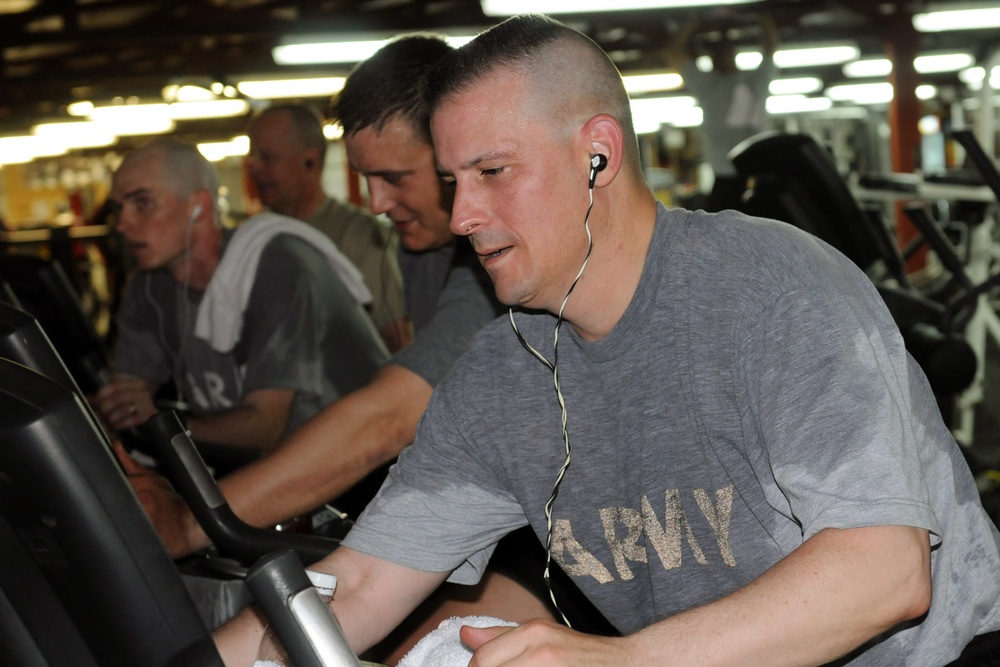 Soldiers pedal their way to top
