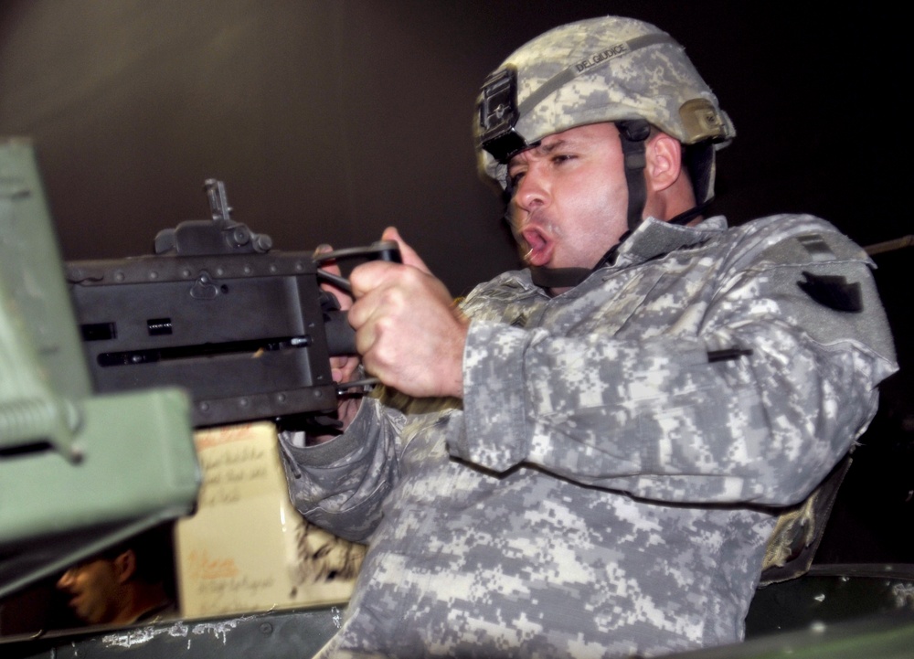 PA Guard Trains on Weapons Simulator