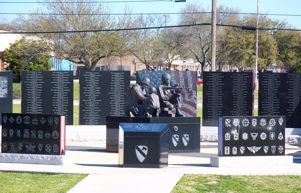 Commander, Gold Star Mother Design Memorial