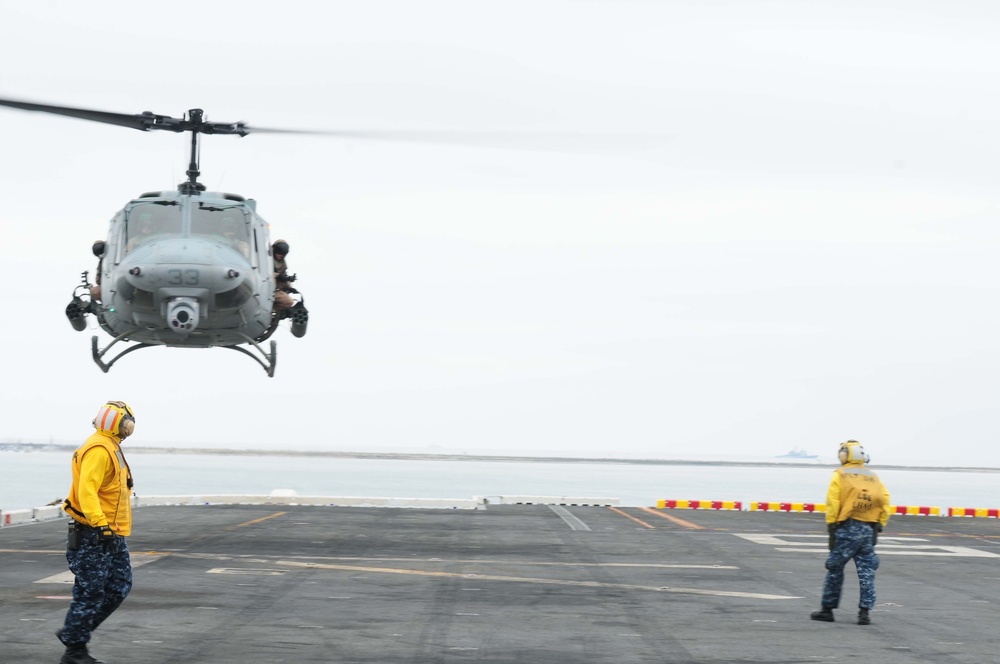 Marine aviation lands aboard USS Peleliu