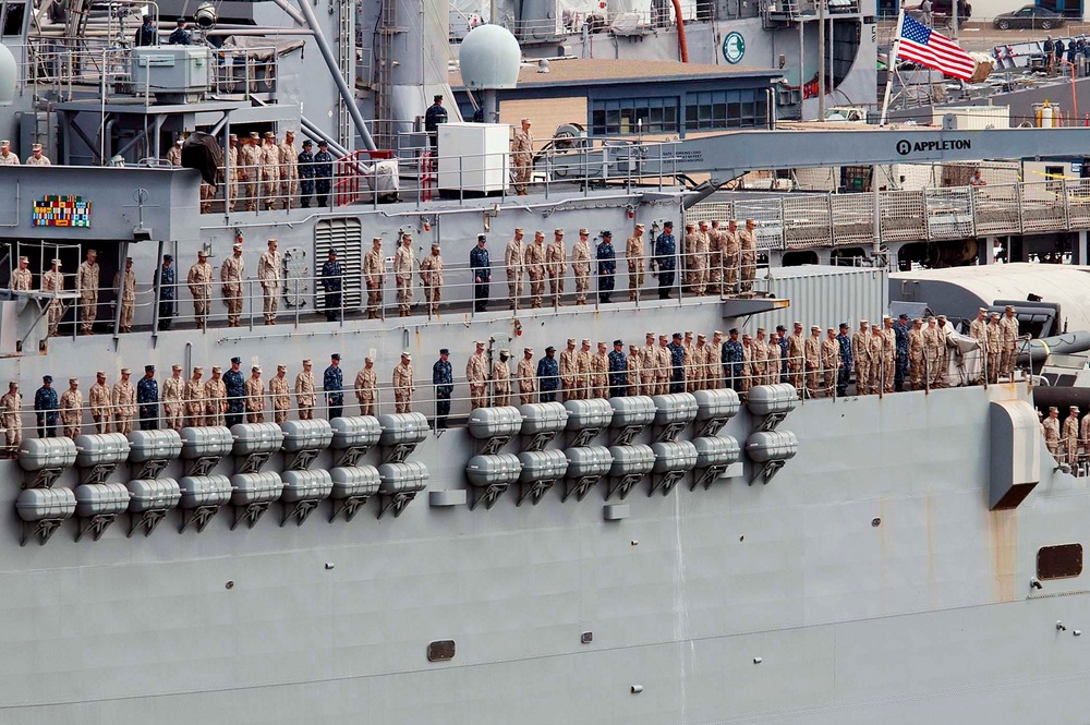 USS Dubuque departs San Diego