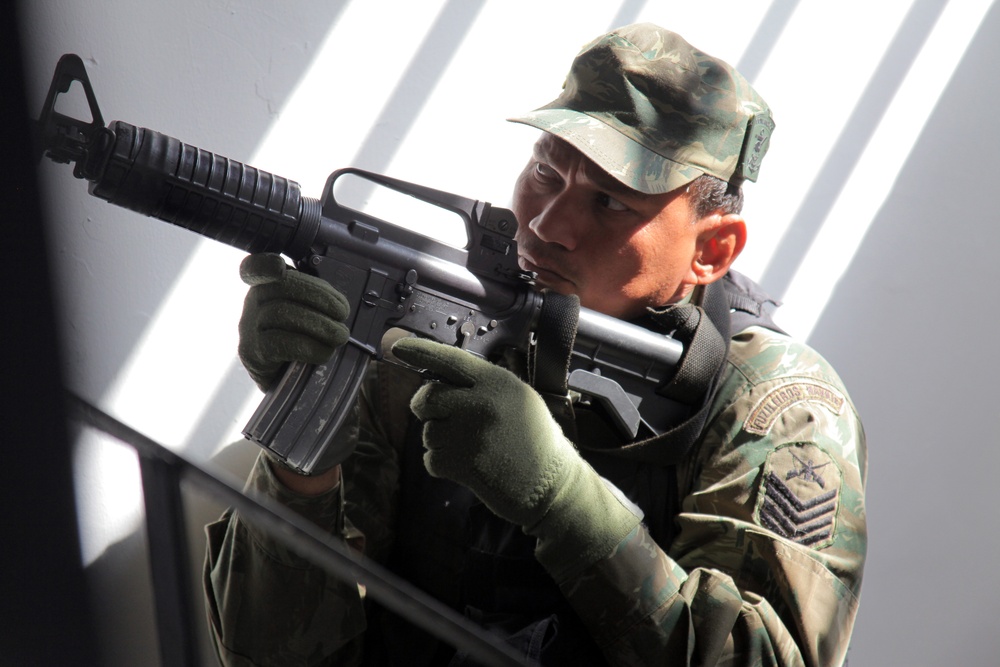 Naval Special Warfare troops train with elite Brazilian Unit during Joint training