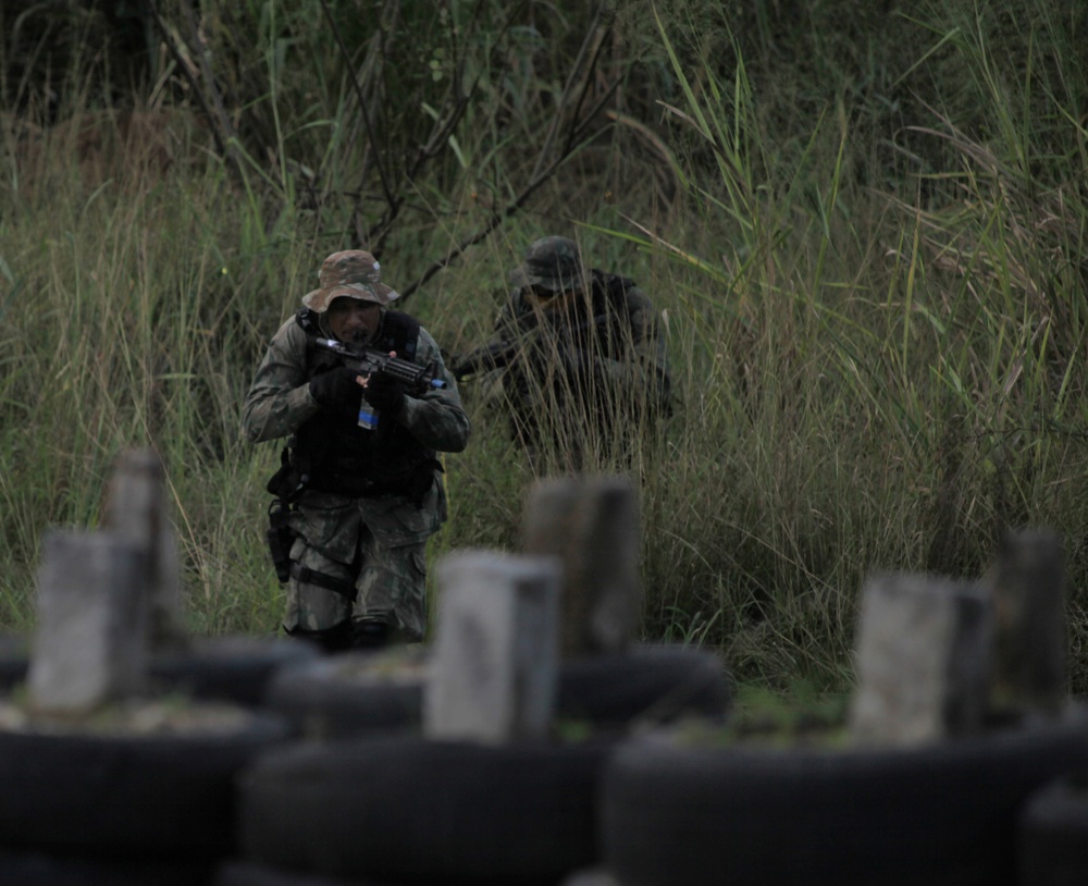 Naval Special Warfare troops train with elite Brazilian Unit during Joint training