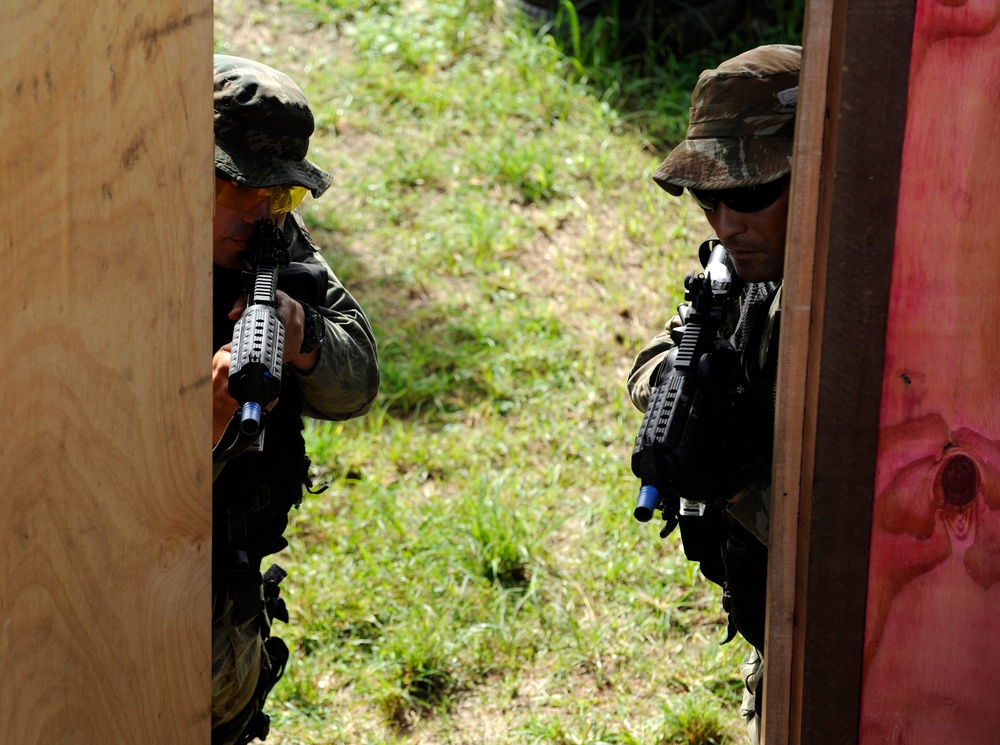 Naval Special Warfare troops train with elite Brazilian Unit during Joint training