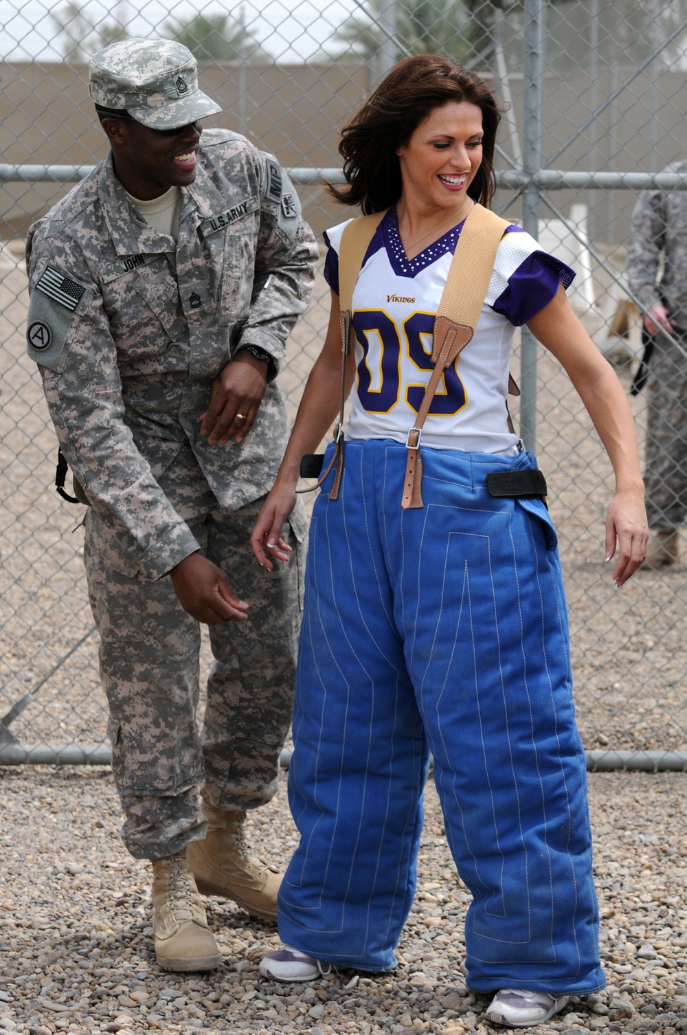 Minnesota Vikings cheerleader tour of Iraq goes to the dogs in Baghdad