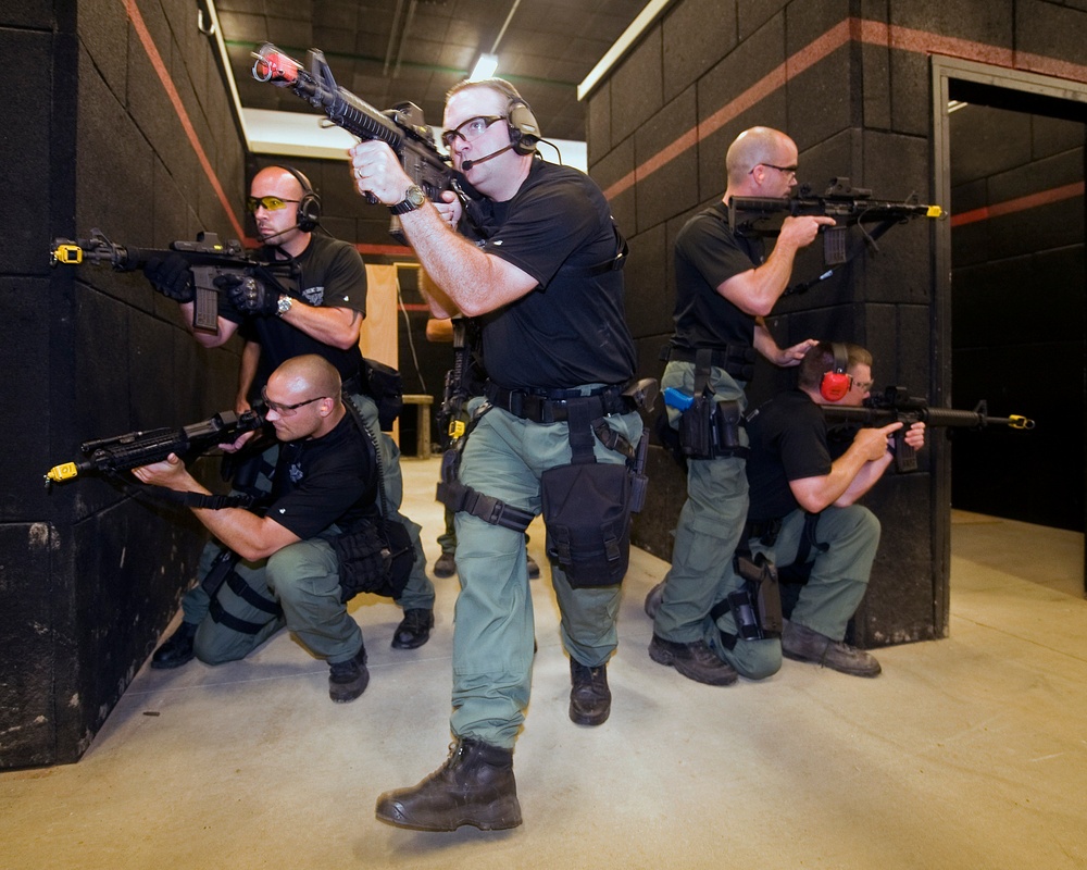 Noblesville elite police unit uses military facilities for training