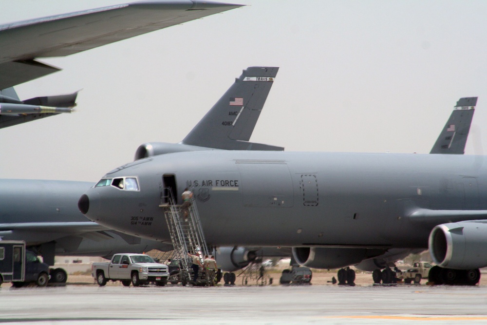 Air Refueling Giant -- KC-10s and Airmen Who Support Them Fly Combat Missions in Southwest Asia