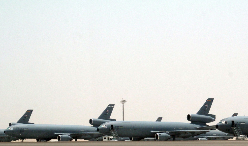 Air Refueling Giant -- KC-10s and Airmen Who Support Them Fly Combat Missions in Southwest Asia