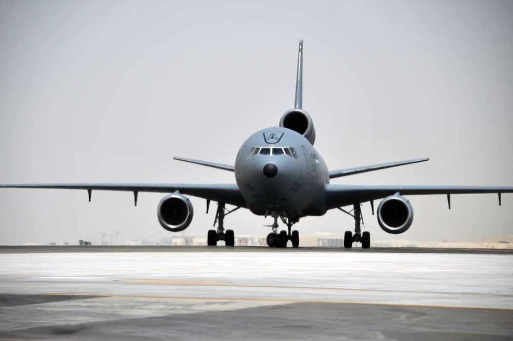 Air Refueling Giant -- KC-10s and Airmen Who Support Them Fly Combat Missions in Southwest Asia