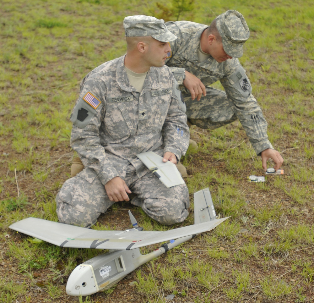 Soldiers Prepare Raven UAV for Launch